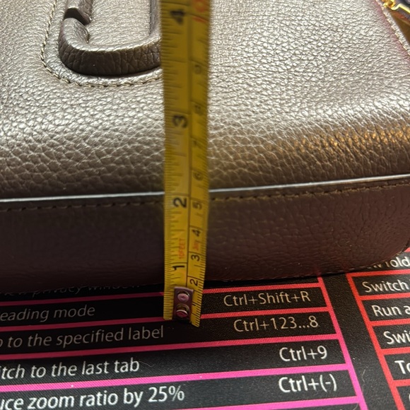 Marc Jacobs The Shutter Crossbody - Picture 6 of 9